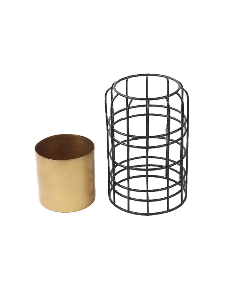 Modern Metal Planter with Stand for Indoor & Outdoor Plant Decoration