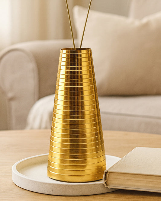 Durable Metal Flower Vase for Bedroom Balcony Office and Tabletop Display