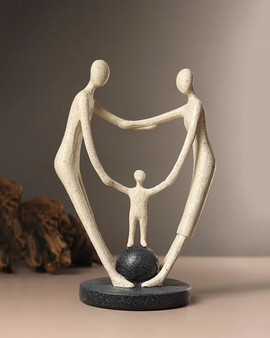 Polypropylene Human Family Showpiece for Housewarming and Gifts for Women