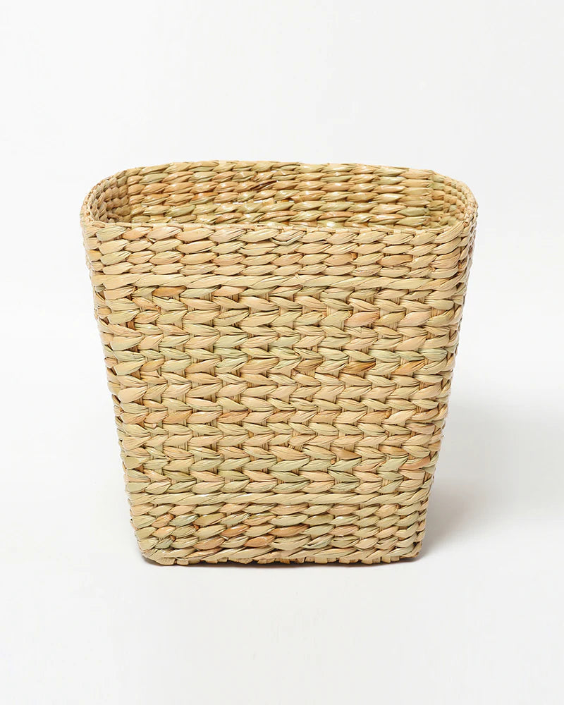 Eco-Friendly Seagrass Dustbin for Minimalist and Modern Home Decor