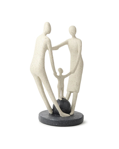 Polypropylene Human Family Showpiece for Housewarming and Gifts for Women