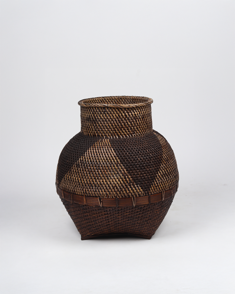 Lightweight Decorative Rattan Vase for Versatile Styling