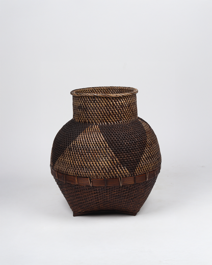 Lightweight Decorative Rattan Vase for Versatile Styling
