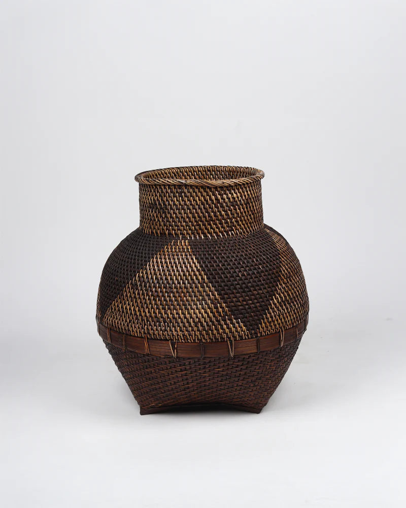 Lightweight Decorative Rattan Vase for Versatile Styling