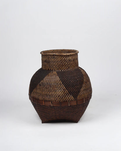 Lightweight Decorative Rattan Vase for Versatile Styling