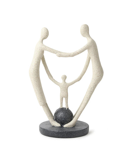 Polypropylene Human Family Showpiece for Housewarming and Gifts for Women