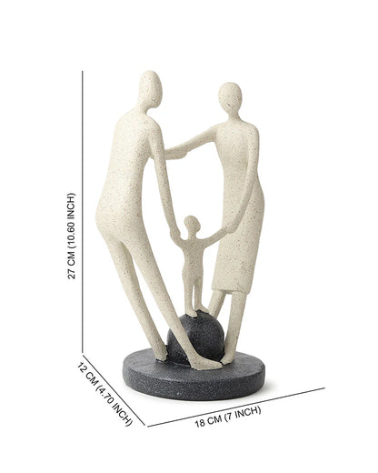 Polypropylene Human Family Showpiece for Housewarming and Gifts for Women