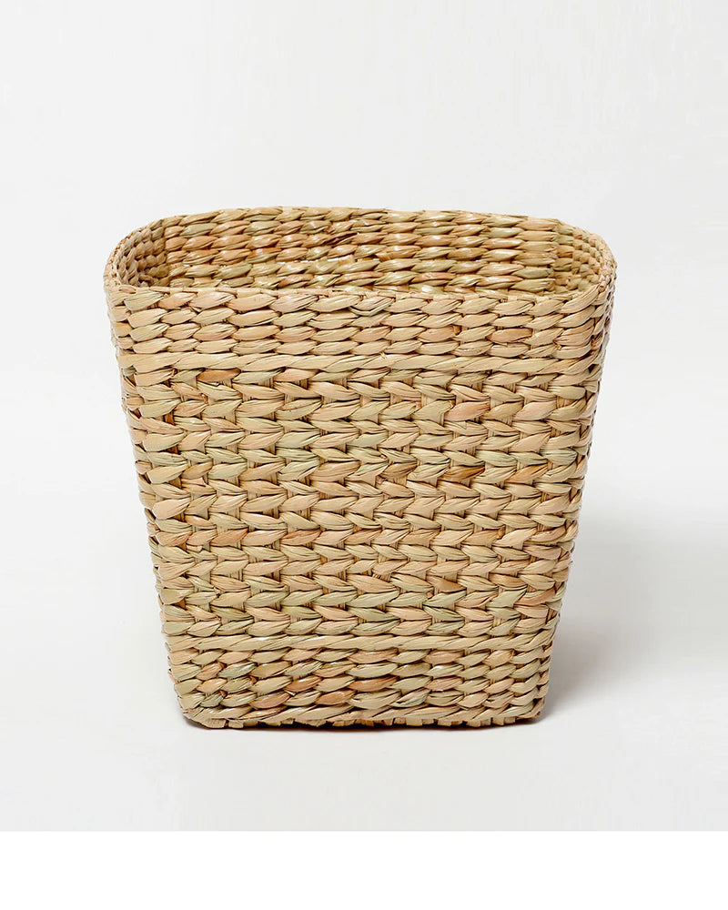 Eco-Friendly Seagrass Dustbin for Minimalist and Modern Home Decor