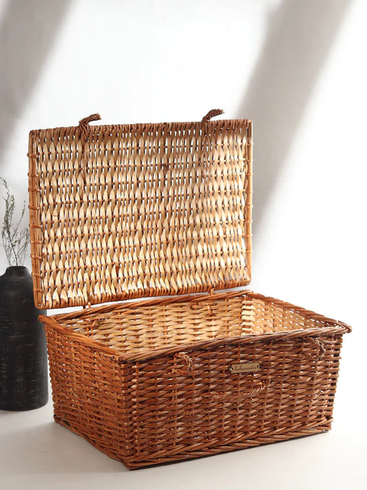 Natural Wicker Basket with Lid for Bedroom, Living Room, and Closet Storage