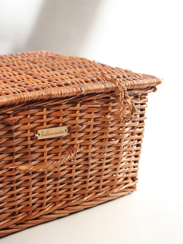 Natural Wicker Basket with Lid for Bedroom, Living Room, and Closet Storage