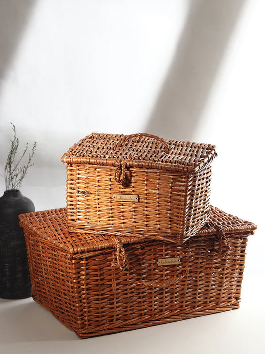 Natural Wicker Basket with Lid for Bedroom, Living Room, and Closet Storage