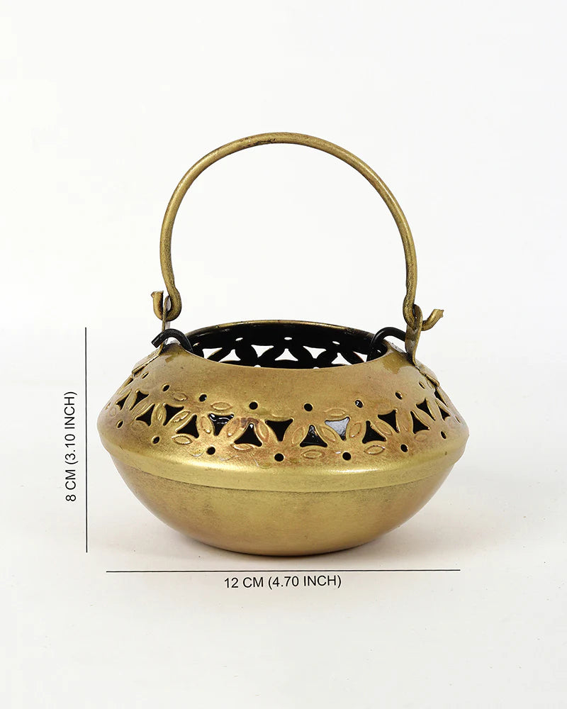 Metal Candle Holder and Tealight Stand for Home Decoration