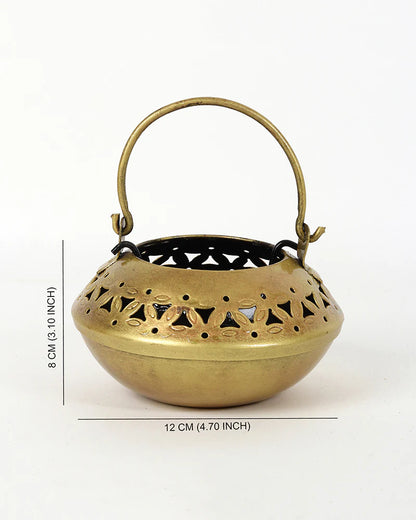 Metal Candle Holder and Tealight Stand for Home Decoration