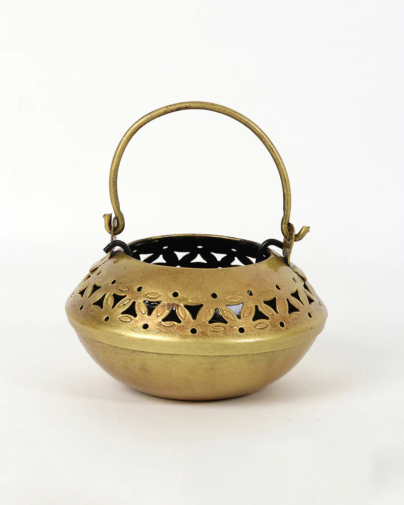 Metal Candle Holder and Tealight Stand for Home Decoration
