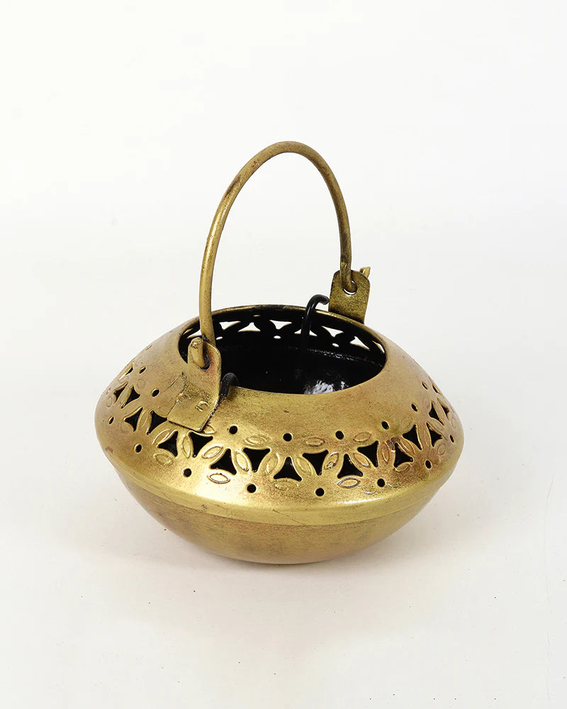 Metal Candle Holder and Tealight Stand for Home Decoration