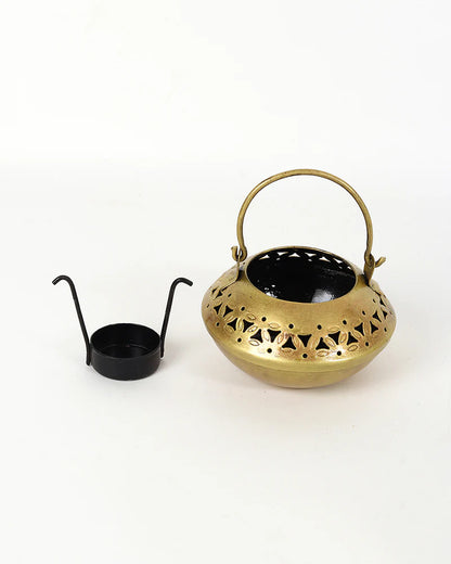 Metal Candle Holder and Tealight Stand for Home Decoration