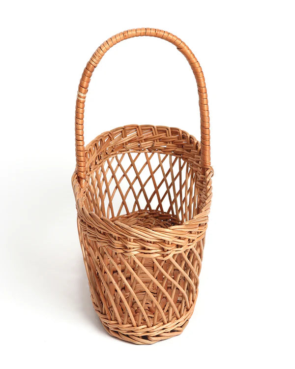 Versatile Wicker Hamper Basket for Fruits, Snacks, and Eco-Friendly Home Storage