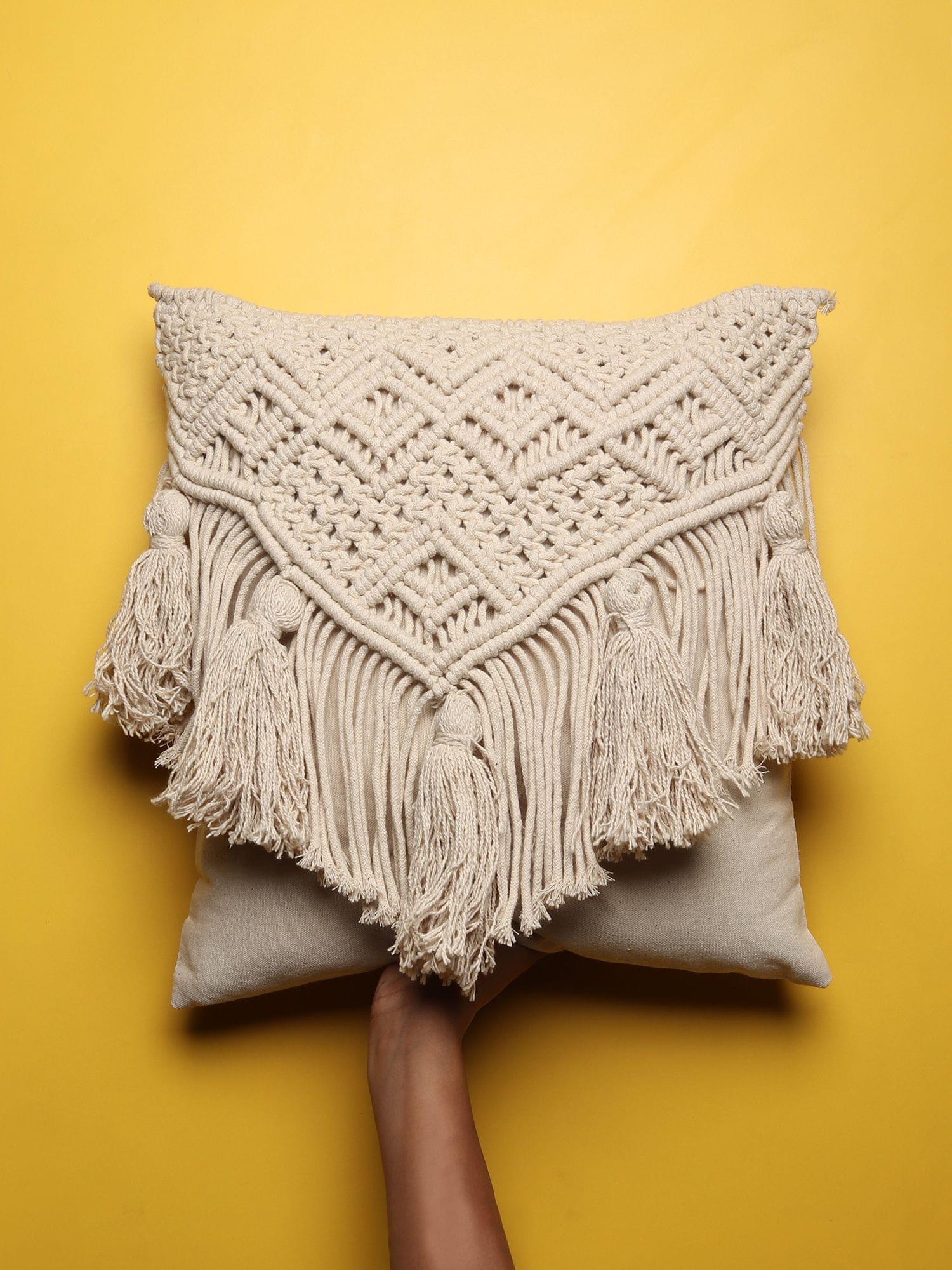 Holding cushion in hand