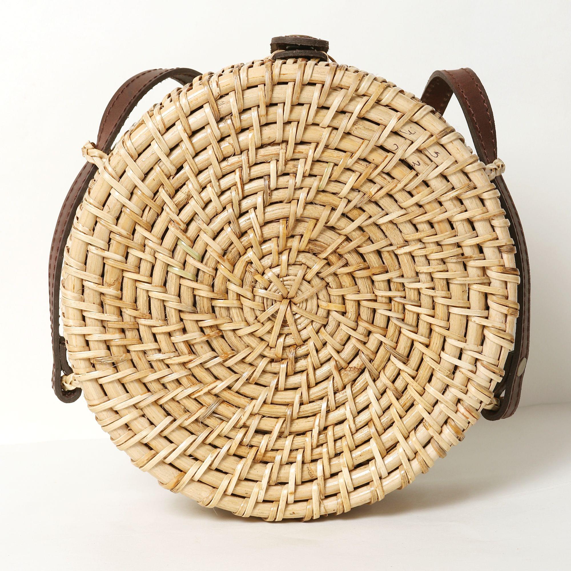 Buy Crochet Raffia Round Beach Bag Shoulder Bag Summer Handbag Online in  India - Etsy