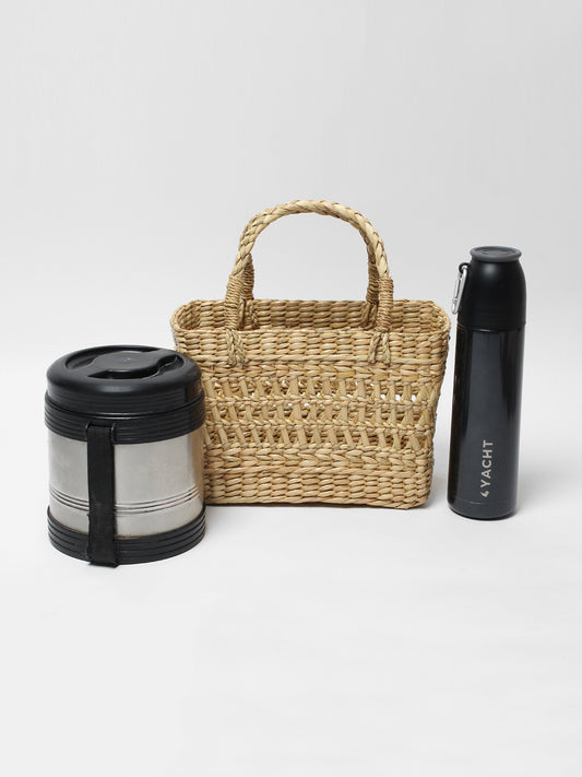 Lunch box storage basket/gift hamper baskets/cute lunch bag which are perfect for carrying your tiffin box/ Use this natural Straw/dry grass/Seagrass/Kouna Grass natural and healthy lunch box as stora